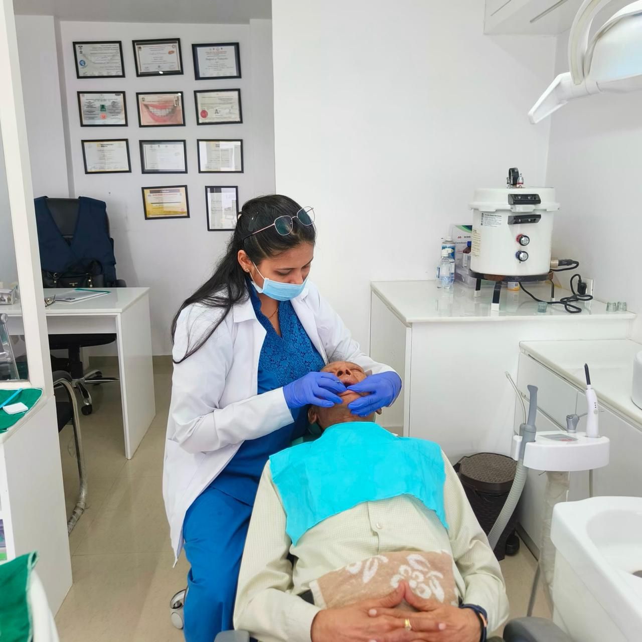 Best Dental Clinic in Vasna Bhayli, Vadodara